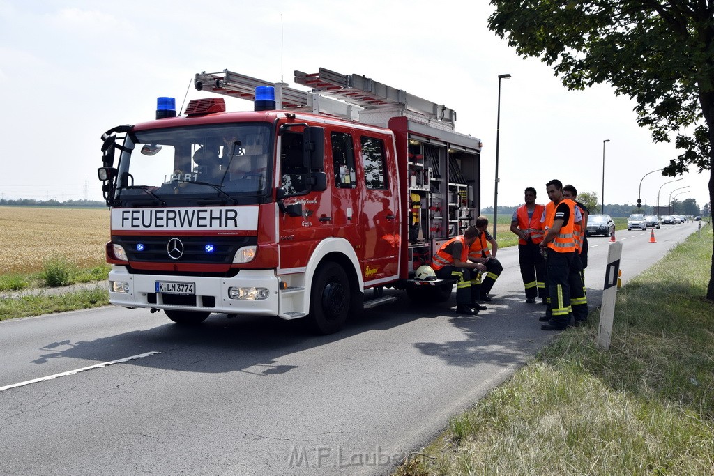 Schwerer Krad Pkw Unfall Koeln Porz Libur Liburer Landstr (Krad Fahrer nach Tagen verstorben) P025.JPG - Miklos Laubert